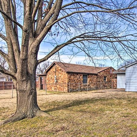 Dog-Friendly Bartlesville Retreat With Yard! Eksteriør bilde